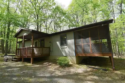 Image de Namba Cabin - River Access | Pet Friendly | Grill | Wifi |Screen Porch