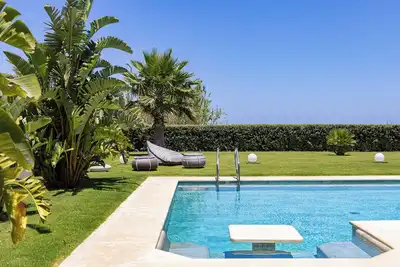 Image de Spacious Villa, 100 m From the Beach, Large Garden, Heated Pool & Playroom!