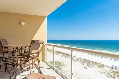 Image de Two Bedroom Condo in Pensacola Beach – Beachfront Pool!