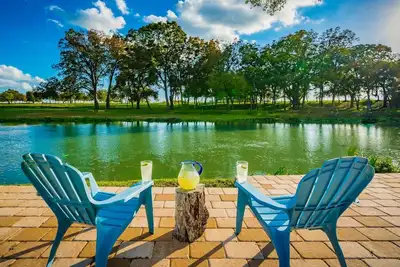 Image de San Marcos River I Sleeps 26 l Hot Tub l 3 acres