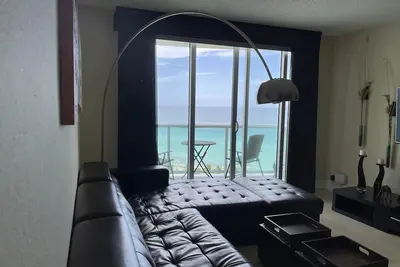 Image de Hollywood Beach Oceanfront 12th Floor Apartment