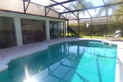 Image de Orange Tree pool home features elegance, comfort, space and prime location! Book now!