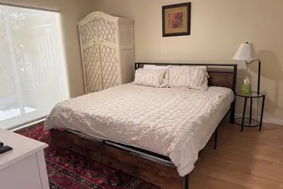 Close to Beaches, Downtown, everything Sarasota