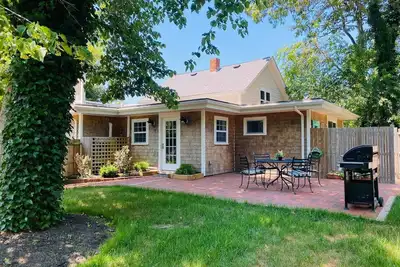 Image de Charming, newly renovated house, a few steps from bike path.