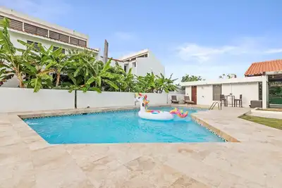 Image de Full-Service Villa [Driver, Chef, Pool, and 1\/2 off Tours]