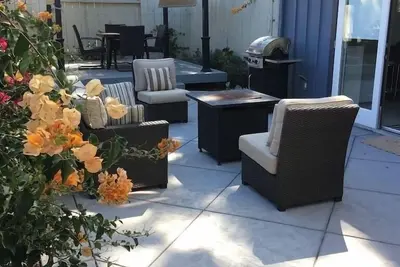 Image de Charming Ocean-Block Beach 1 Bedroom Duplex with Awesome Indoor/Outdoor Living