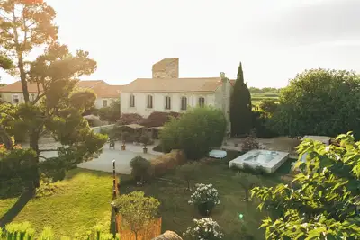 Authentic farmhouse with heated spa and swimming pool