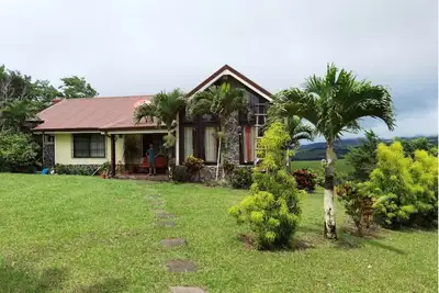 Image de Acogedora casa en la montaña con piscina infinita