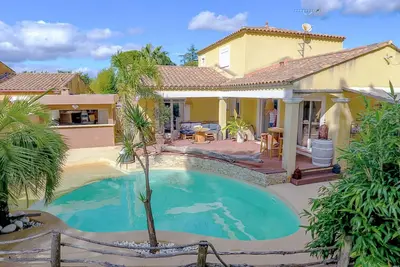 Image de Belle maison de vacances privée avec climatisation, piscine privée, Wifi, Tv, terrasse et parking