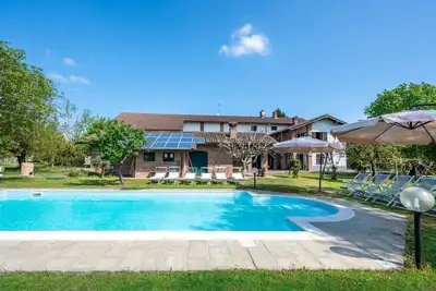 Image de Maison de vacances privée avec bain à remous, piscine privée, Wifi, Tv, patio, vue panoramique