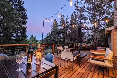 Image de Remodeled Gem, Quiet Area of West Hills, A/C