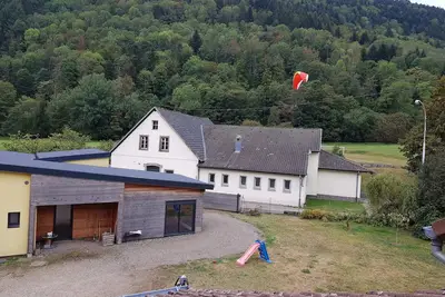 Image de Studio au calme pré des montagnes