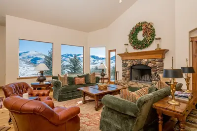 Image de Summer Stays Available! Spacious Mountain Home with Wifi, Pool Table, and Panoramic Views