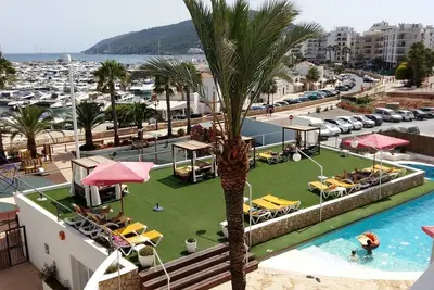 Image de Appartement type \"Apparthôtel\", vue sur mer, à Sta Eulalia, Ibiza