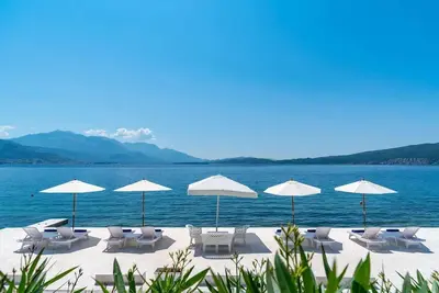 Image de Luxury beachfront villa with private beach and relaxation area