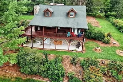 Image de Mountain Dreams-Open for Bookings! Sleeps 10, Gas Fp