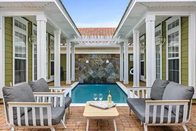 Image de Beach Blessings in Destiny East | Private Pool + Pool House