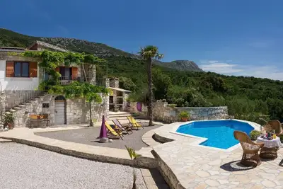 Image de Maison de vacances Kastel Luksic pour 1 - 4 personnes avec 2 chambres Ă coucher - Maison de vacances