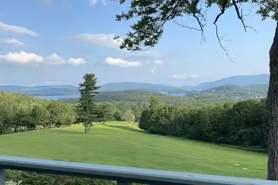 Image de Fall 2025 dates avail! Jaw-dropping views + foliage. Gorgeous 4-bed by the lake