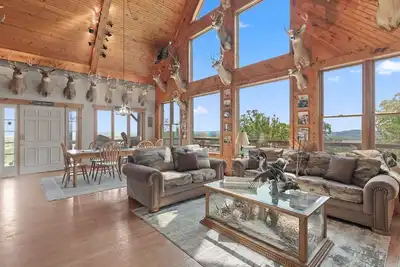 Image de Incredible Cabin with Even Better Views with Local Golf Opportunities!