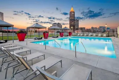 Image de Spacious 2 Bedroom Condo Downtown w/ Rooftop Pool