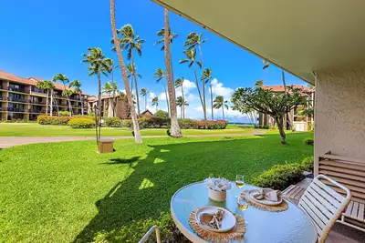 Image de Open-concept living with Hawaiian charm