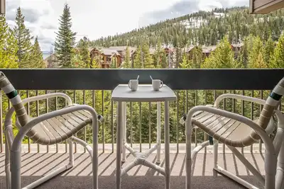 Image de Condo w/beautiful fireplace, stunning views and great location - Stillwater Family Lodge