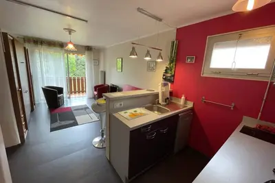 Image de Studio calme à 2 pas de la plage avec balcon et garage