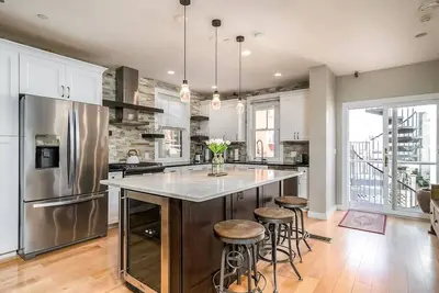 Image de Heart of Downtown Newburyport | Urban Loft Living