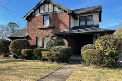 Image de T-town Home - Historic Home Just a Short Walk to Campus - Downtown Tuscaloosa