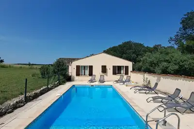 Image de grande villa avec piscine privée