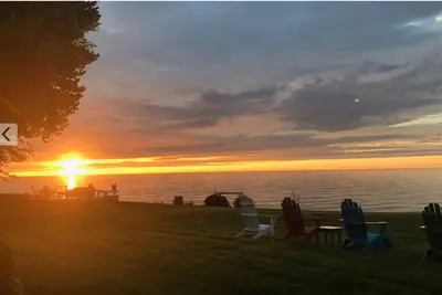 Image de Lakefront Cottage