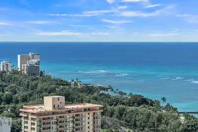 Image de Waikiki Banyan Condo With Panoramic 37th Floor Ocean Views by Koko Resort Vacation Rentals