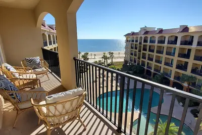 Image de Tranquil and freshly decorated; on secluded beach-minutes to Bay St. Louis!