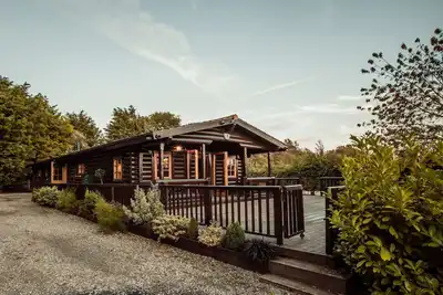 Image de A holiday home that sleeps 14 guests in 5 bedrooms