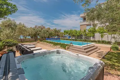 Image de Superbe maison à Srima avec jacuzzi