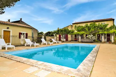Image de Belle maison à Maillane avec WiFi