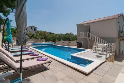 Belle maison à Maslinica avec WiFi