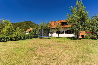 Image de Magnifique maison Ă Jablan avec WiFi