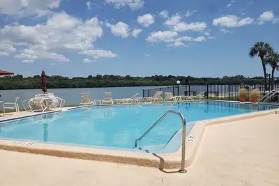 Image de Beautiful 2 bedroom minutes from the beach