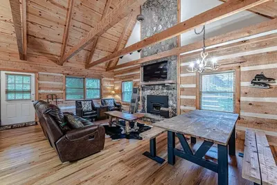 Image de Bear Pause Cabin 3 Br\/3ba Amazing Lake View Ev Charger