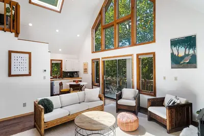 Image de The Black Forest Chalet: Ski, Hike, Hot Tub