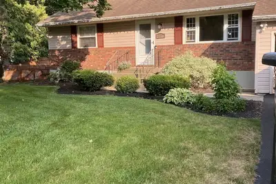 Image de Belmont Summer Track Spac Rental Close to it all!