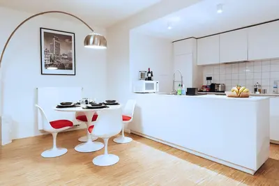 Image de R213 - Urban Skyline Escape w\/ Lovely Terrace