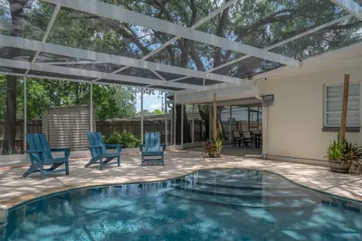 Image de Spacious Boho Retreat Heated Pool-HotTub-Huge Yard