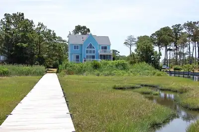 Image de Shell Seeker - Waterfront Shared Private Pier