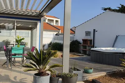 Image de Charmante maison avec jacuzzi dans quartier calme proche Bord de mer