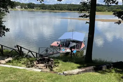 Image de Ask about monthly rates for Dec - Feb! Lake front!