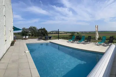 Image de Chez Eaux de Vie - Beautiful newly converted barn for 6 - overlooking vineyards!