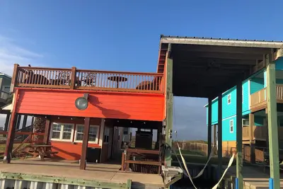 Image de \"Pogue Life\" Intercoastal Fishing Camp with boat lift Sargent, Texas